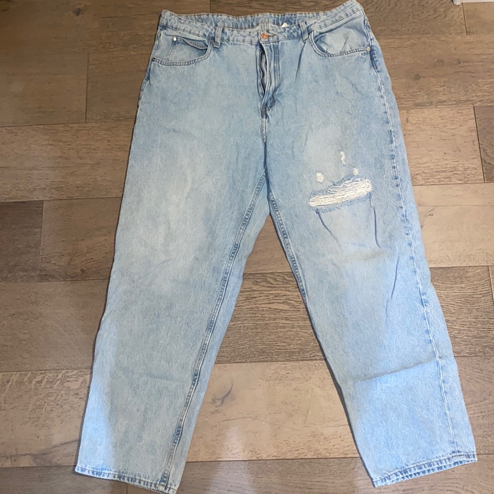H&M jeans boyfriend cut